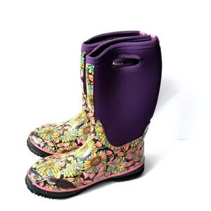 Bogs Classic Mumsie 71191-540  Size. US.6/ EU 39 Purple daisy waterproof floral